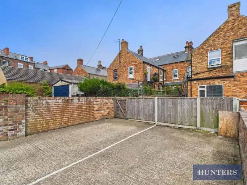 2 Bed Flat for Sale in Filey Town Centre