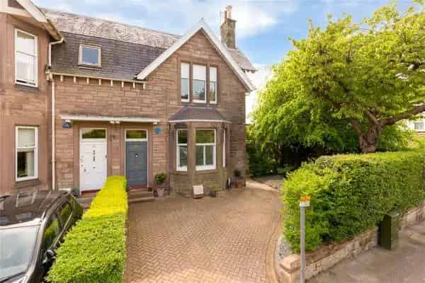 Family Home in Corstorphine Edinburgh South Facing Garden Off Street Parking