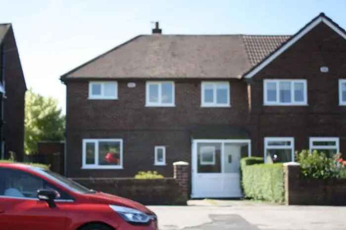 3 Bedroom Mews House Near Bolton Town Centre