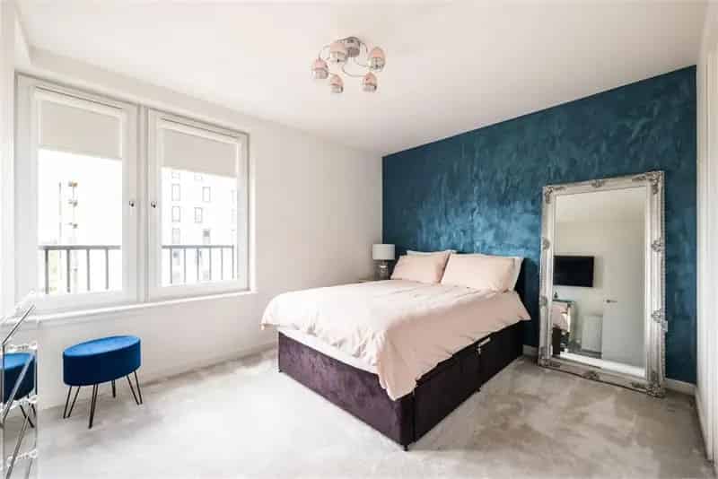 1 Bed Flat - Fifth Floor with 1 Reception Room