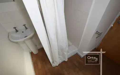 Southampton City Centre Studio Flat Near Solent University