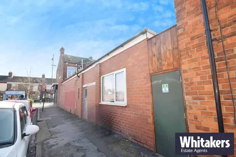 2 Bedroom Maisonette to Rent Newland Avenue