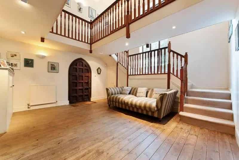 7 bed house for sale