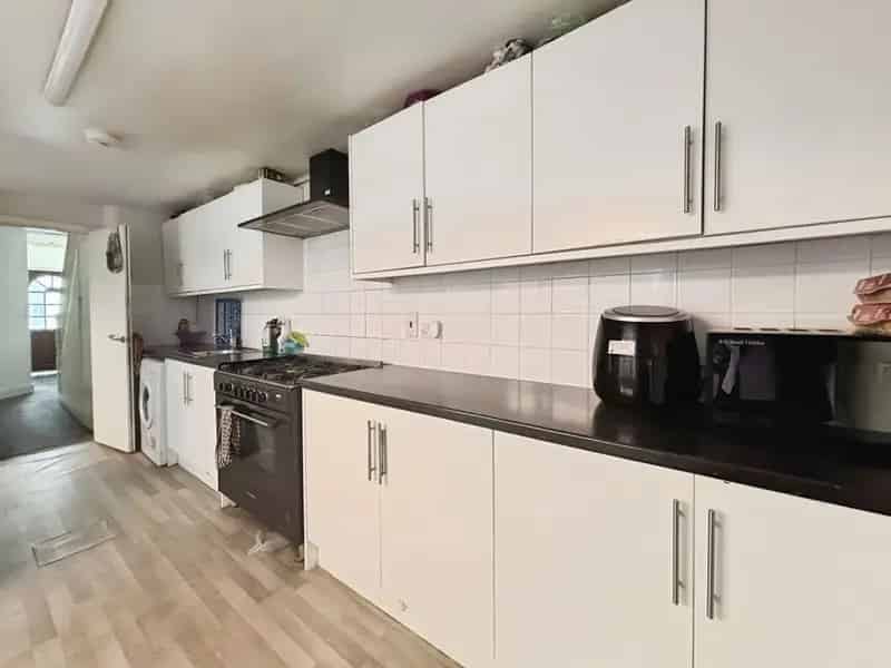 3 bedroom Mid Terrace House for sale, London, E6