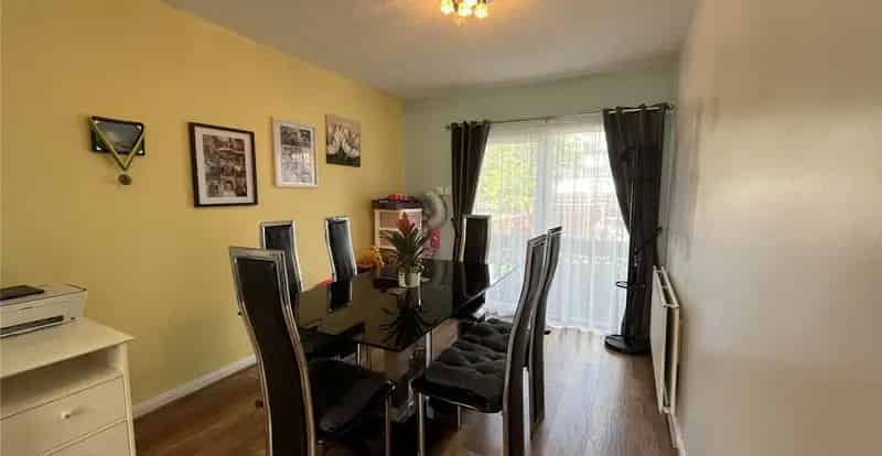 3 Bedroom End Terrace House for Sale