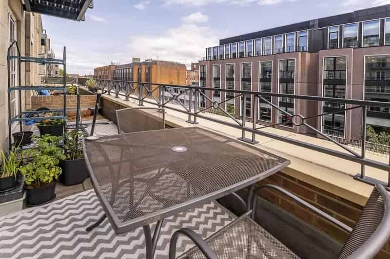 1 Bedroom Flat for Sale in Wimbledon