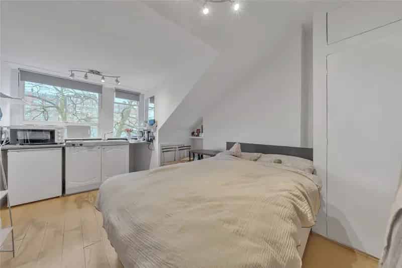 8 Bedroom Victorian House Near Abbey Road London