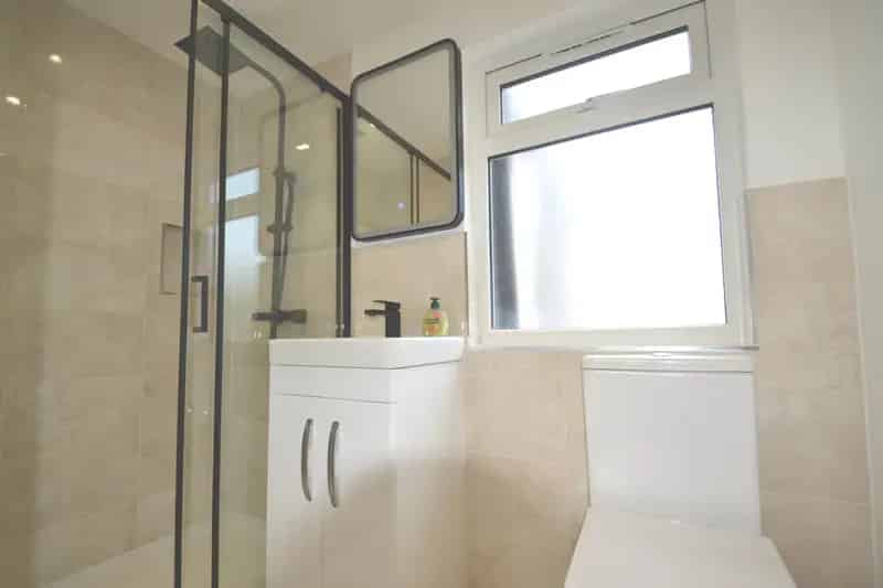 7 Bedroom 7 Ensuite House Hanwell Ealing All Bills Included