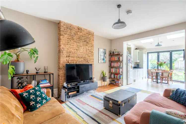 2 Bedroom Apartment near Tooting Bec Common London