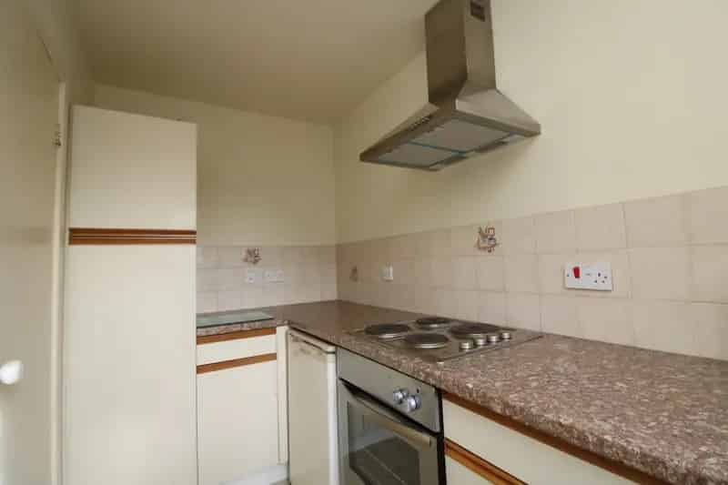 2 Bedroom Flat For Sale Ground Floor Apartment Communal Gardens Parking