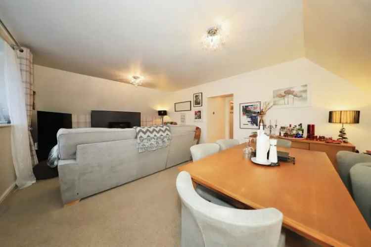 Penthouse Apartment with Garage and Parking
