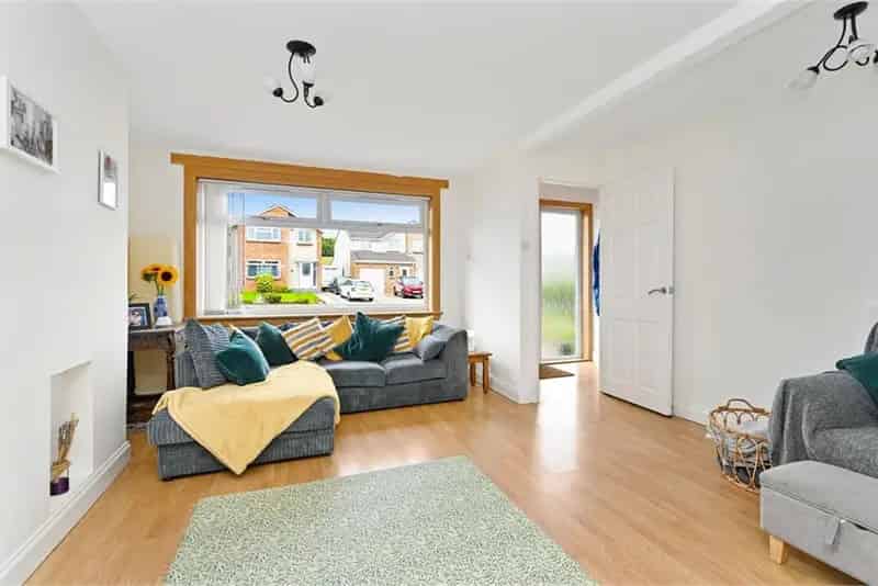 3 Bed Semi-Detached House with 2 Reception Rooms