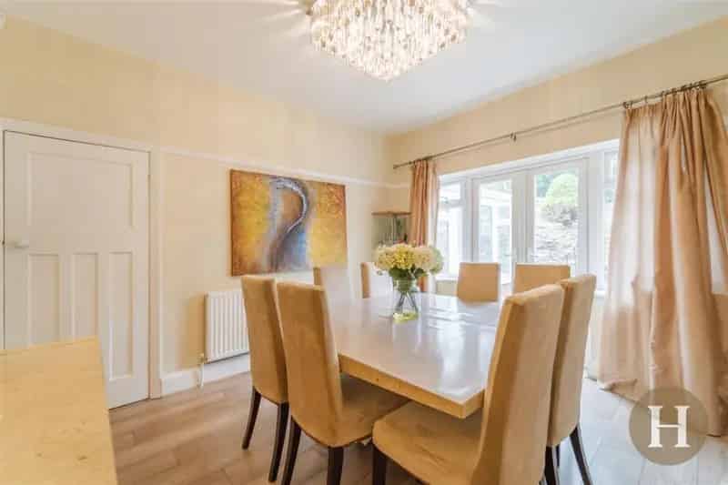 3 Bedroom Detached House for Sale Pereira Road