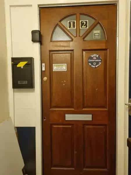Large 1 Bedroom Flat Near London Airport and Rail