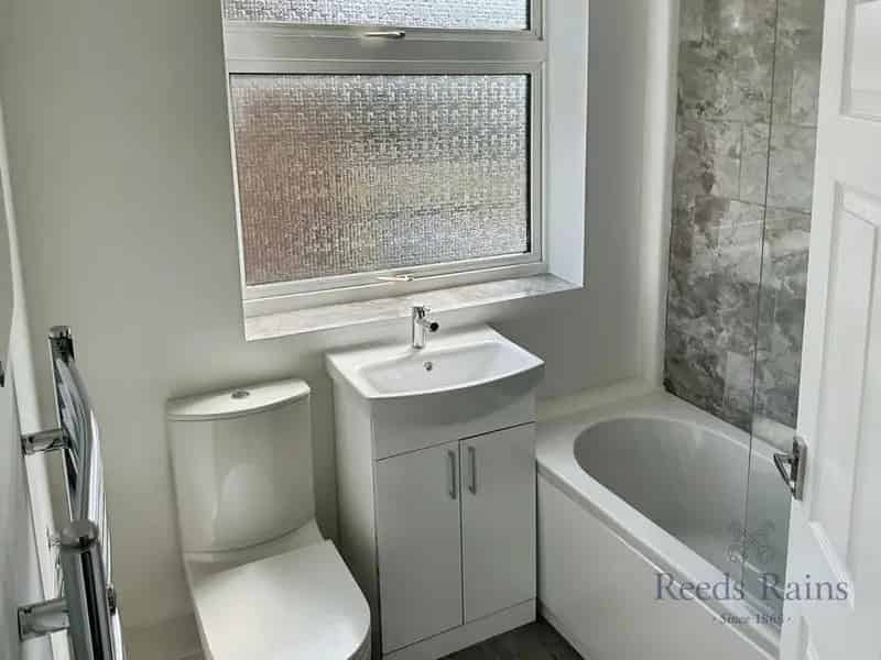 2 Bedroom Flat to Rent Thorpe Willoughby YO8