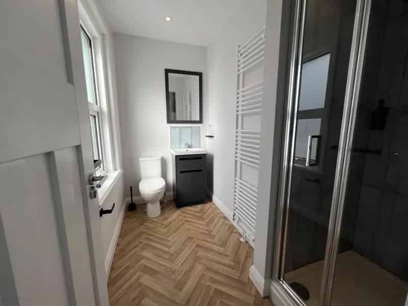 Double Room in Newly Renovated Detached House with En-Suite