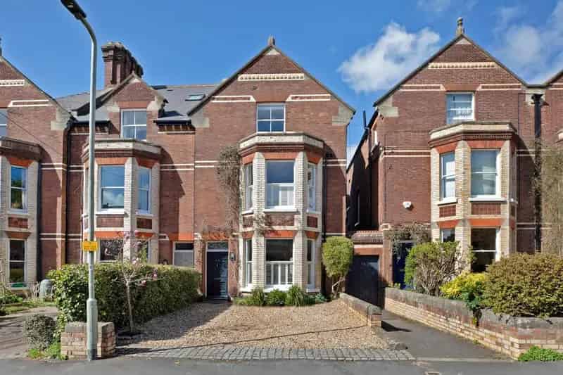 5 Bedroom Semi-Detached House for Sale in Exeter