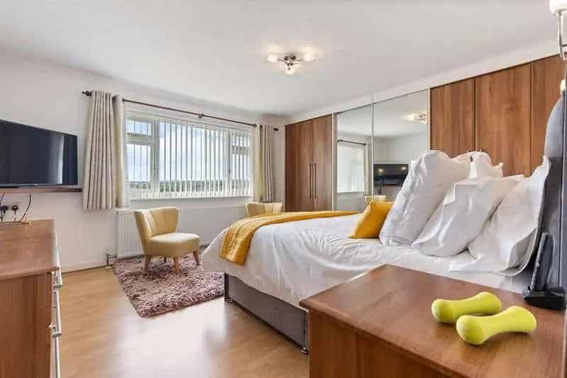 4 Bed House for Sale in Skelmanthorpe
