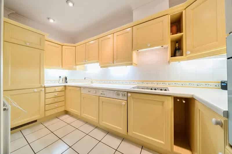 2 Bedroom Apartment for Sale in Cheltenham Montpellier