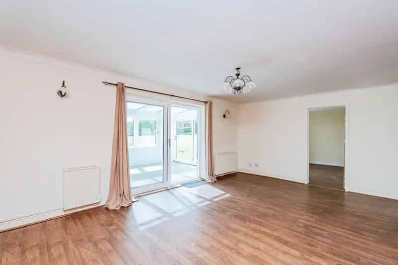 3 Bed Bungalow with Conservatory and Open Field Views
