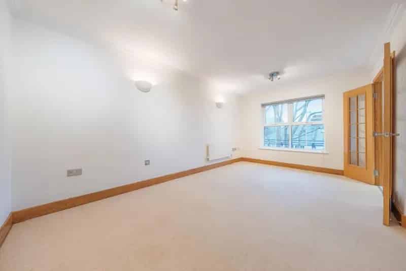 Two Double Bedroom Apartment near River Thames Kingston