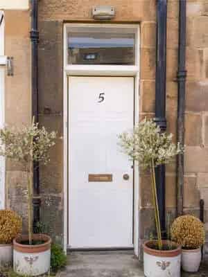 2-Bed Mews Apartment West End Edinburgh Renovated Private Garden