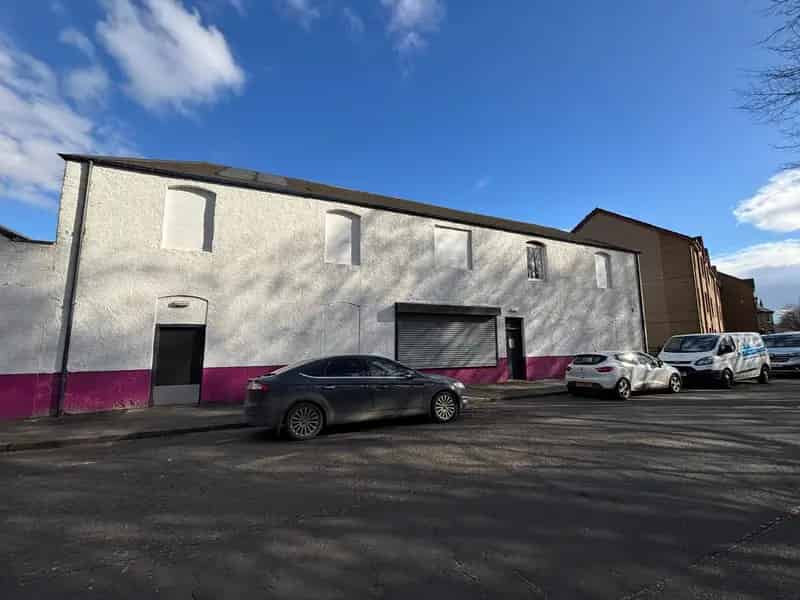 Stirling Showroom Space For Lease