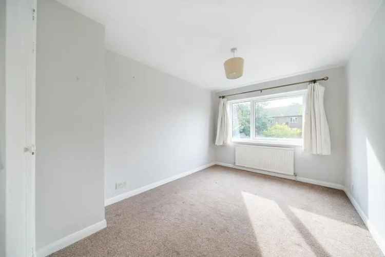 Flat For Sale in London, England