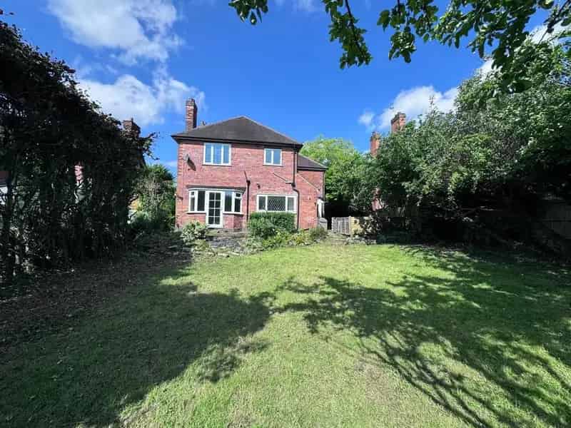 4 Bedroom Detached House To Rent