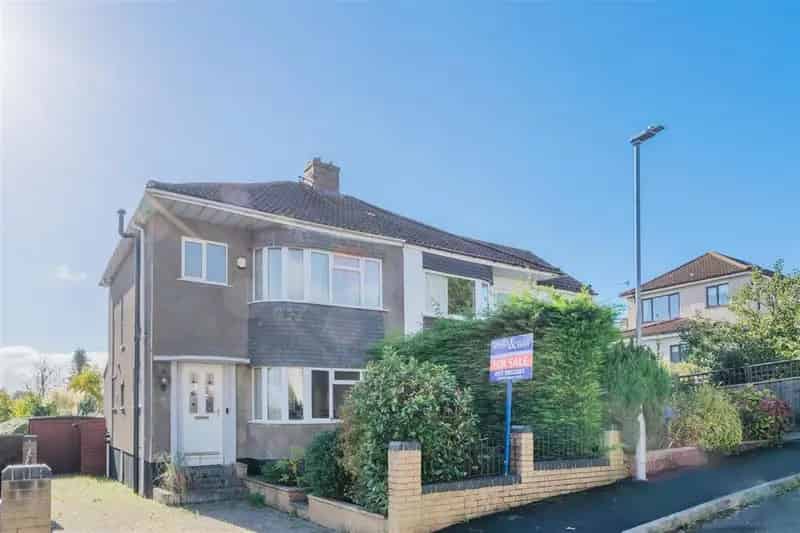 3 Bedroom Semi-Detached House For Sale