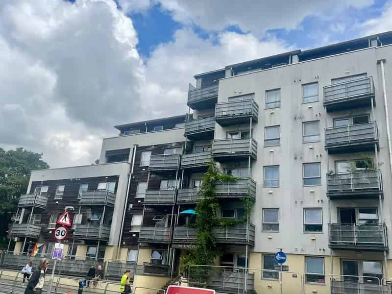 2 Bedroom Flat to Rent in Brighton - Springfield Road