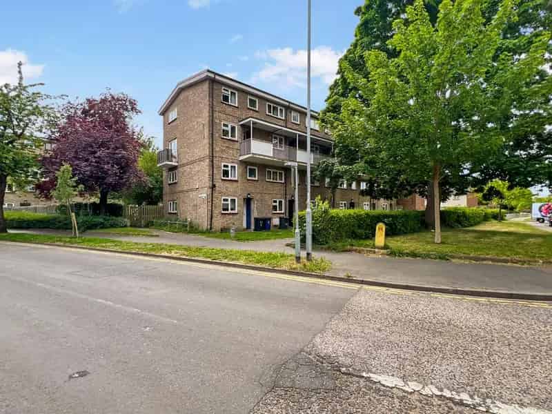 2 Bedroom Maisonette for Sale