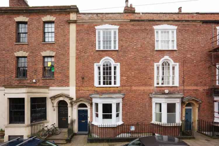 4 Bedroom Georgian Townhouse with City Views and Garden
