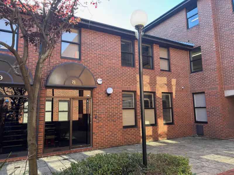 Poole Town Centre Office 65 sq m 2 Parking Spaces
