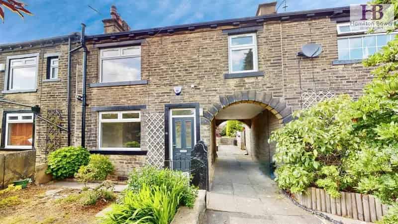 2 Bedroom Terraced House for Sale Shelf