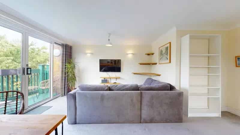 2 Bedroom Flat To Rent Available July 25 2025
