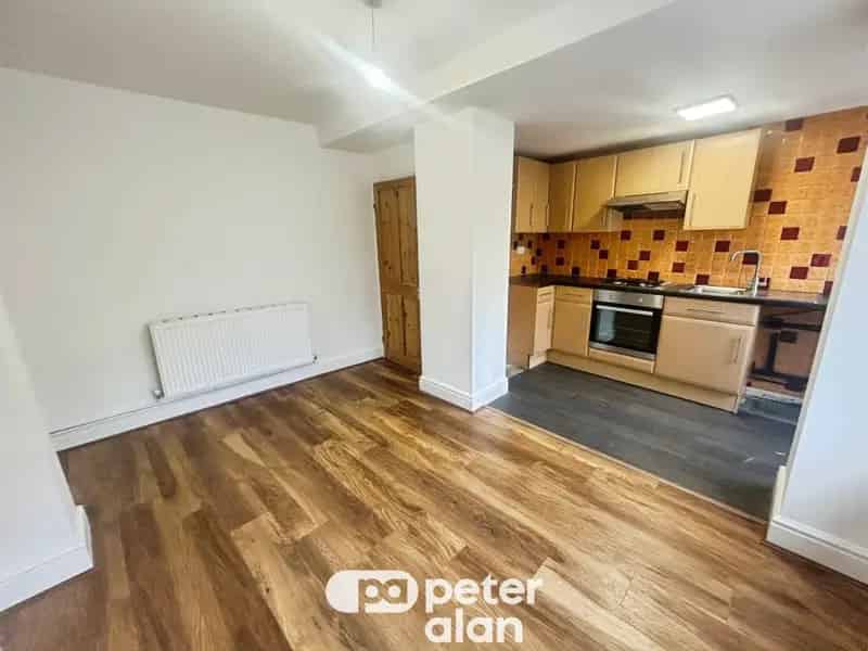 2 Bedroom House Near Town Centre Zero Deposit Available