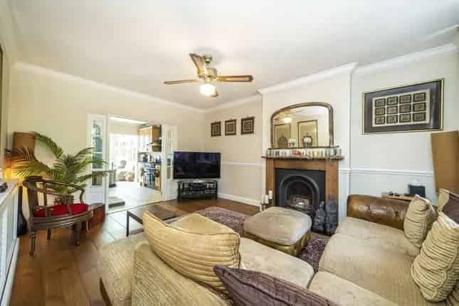 7 Bedroom Detached House for Sale in Strawberry Hill