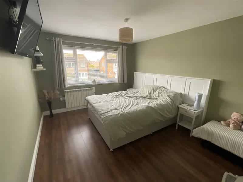 3 Bedroom Terraced House for Sale Near Amenities