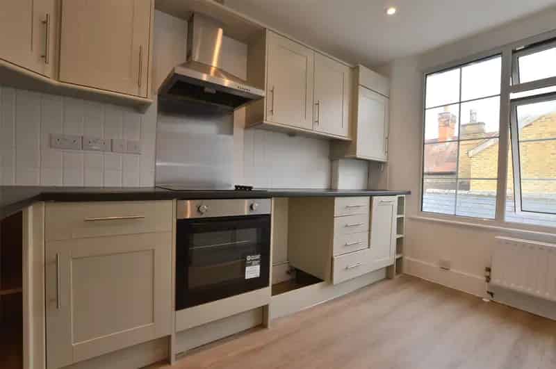 2 Bedroom Maisonette to Rent in Merstham