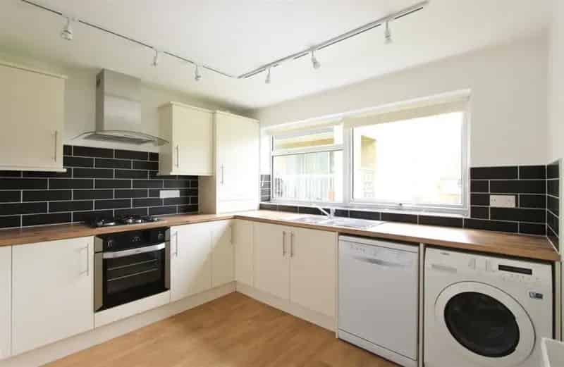 3 Bedroom Apartment To Let Endcliffe Available Now