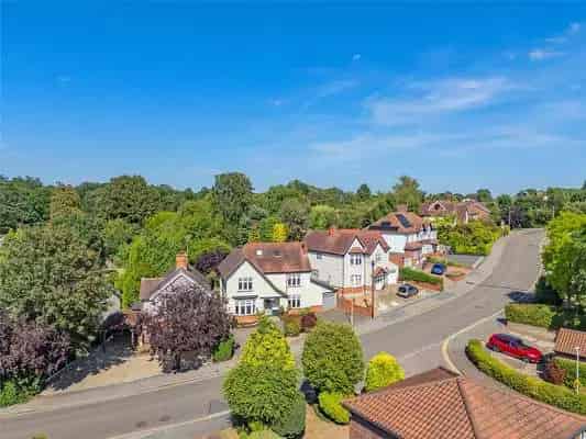Spacious Period House with Modern Extensions - 5 Beds, 3 Baths