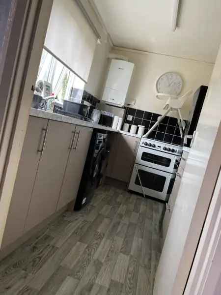 Flat For Rent in Sheffield, England