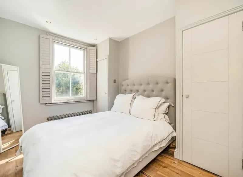 Parsons Green 1 Double Bedroom Flat with Study and Terrace