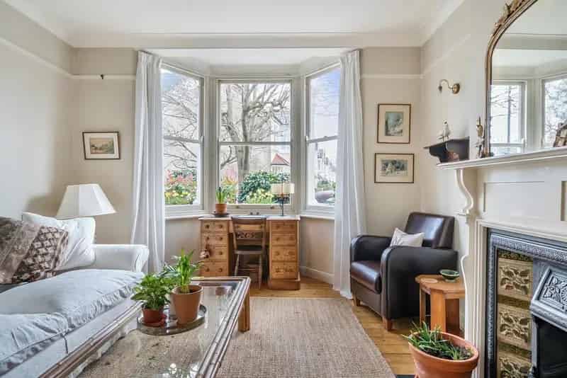 3 Bedroom House in Old Merton Park Near Wimbledon