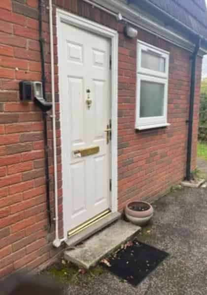 1 Bedroom Ground Floor Flat with Garden and Shed