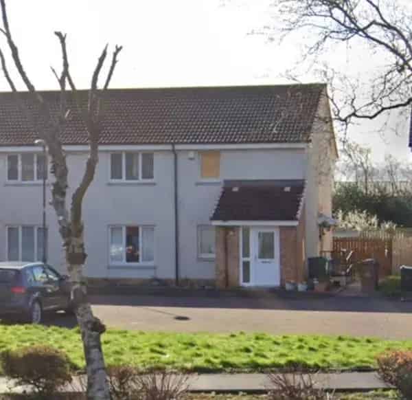2 Bedroom Top Floor New Build House Near Hospital