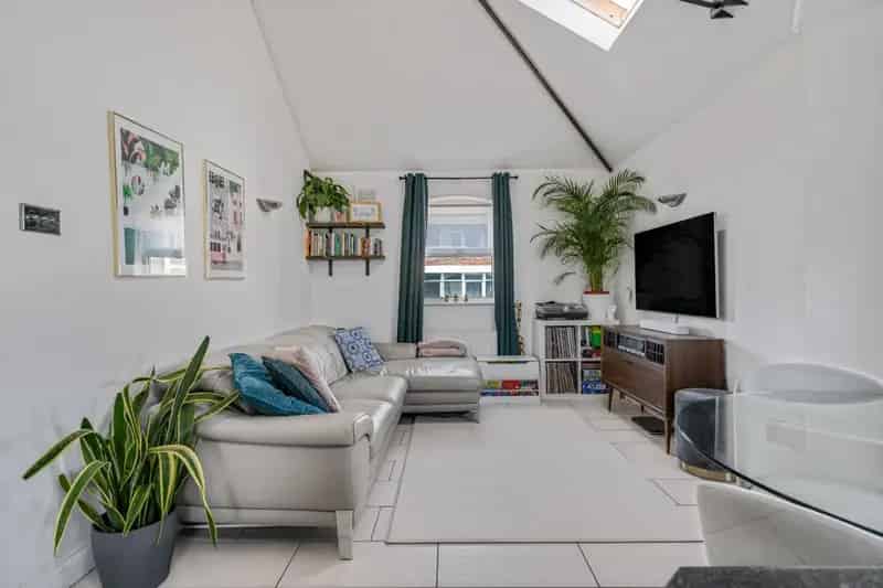2 Bedroom Flat for Sale in Forest Hill