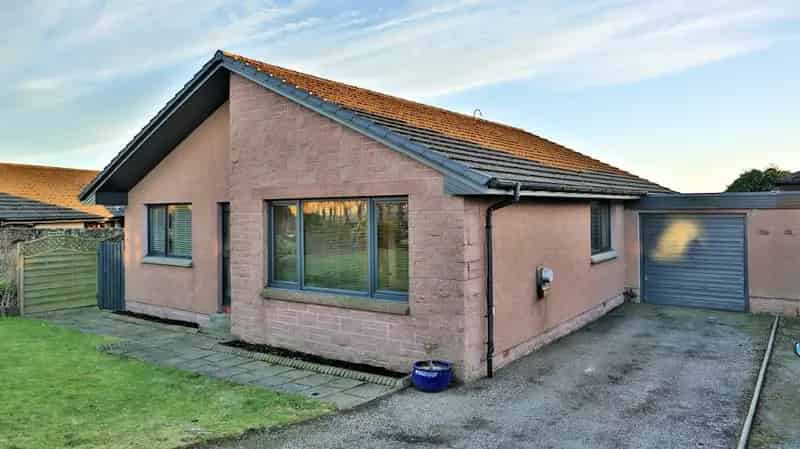 Detached Bungalow for Lease in Westhill