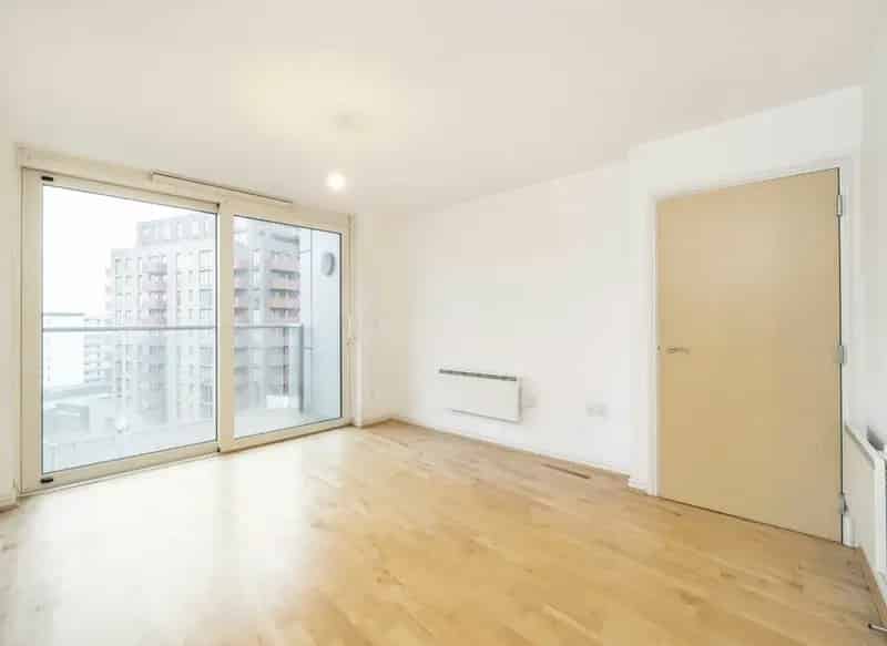 Flat For Sale , London, England